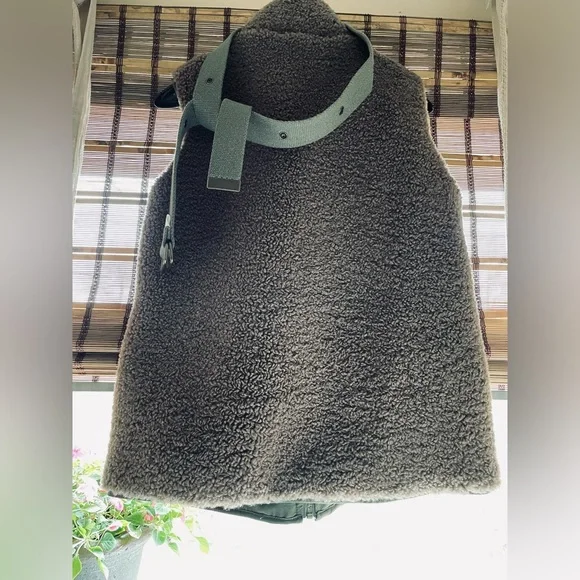 🤠SUNDANCE Kaia SherpaVest Belt Included Fits XS-Small/Med. - Picture 2 of 4